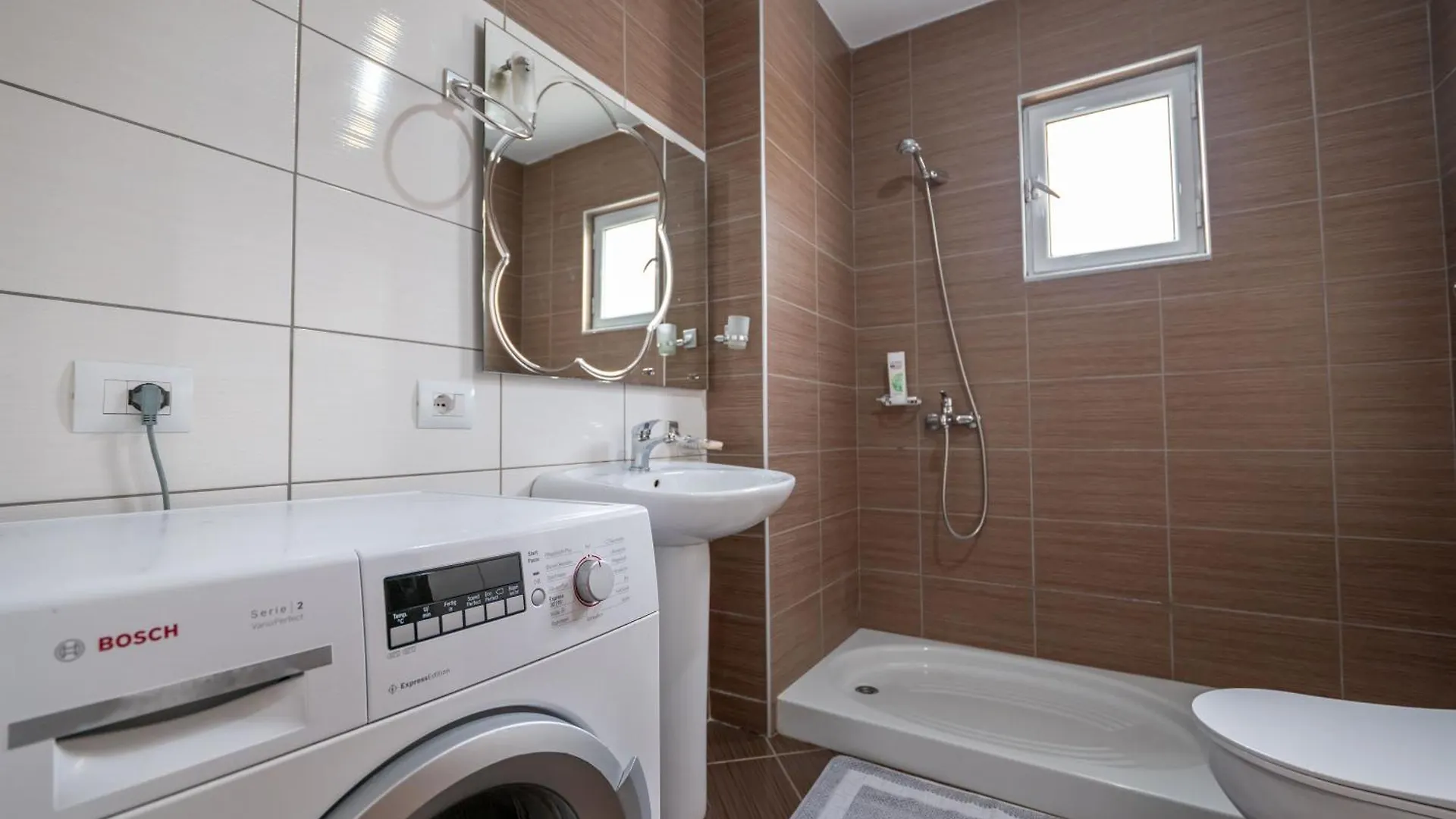 Harmony Apartment Sarandë 0*,